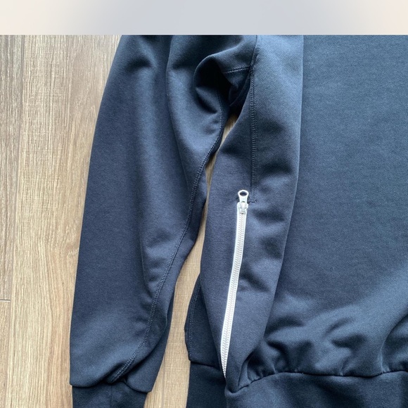 Nike Men's Classic Black Crewneck Sweater - Picture 3 of 6